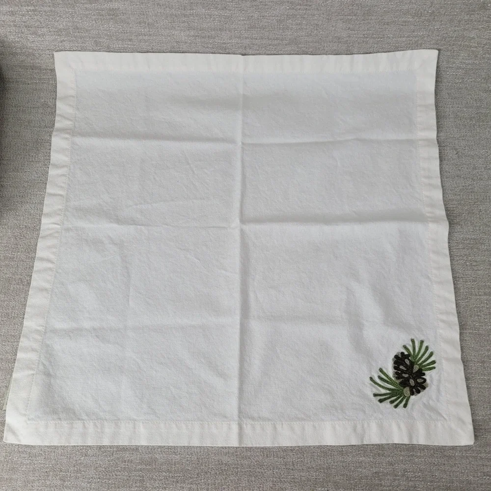 Pottery Barn Pinecone Embroidered Napkins 2009 Set of 8 Winter Holiday RARE